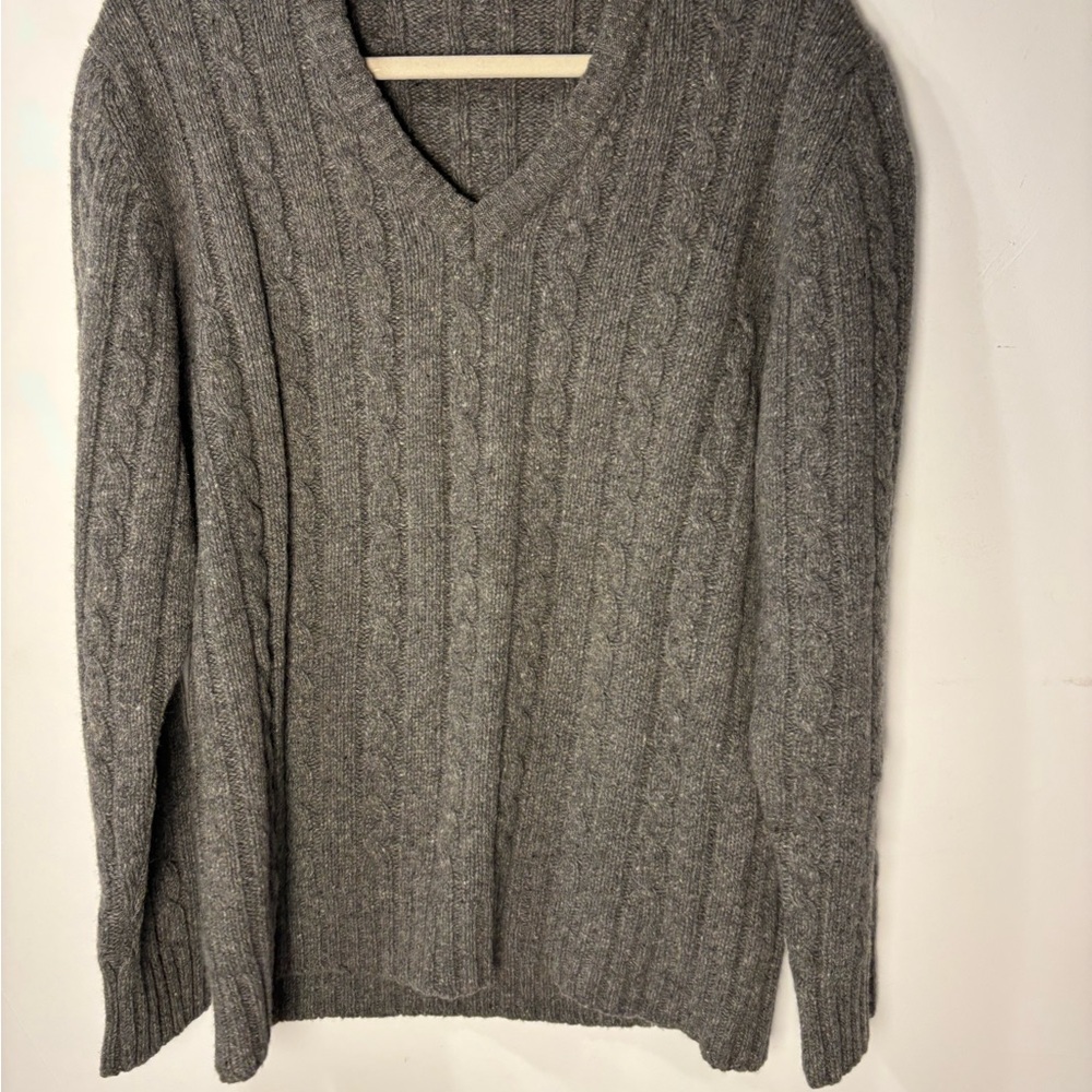 PRAGUE S Elegant Charcoal V-Neck Sweater for Men